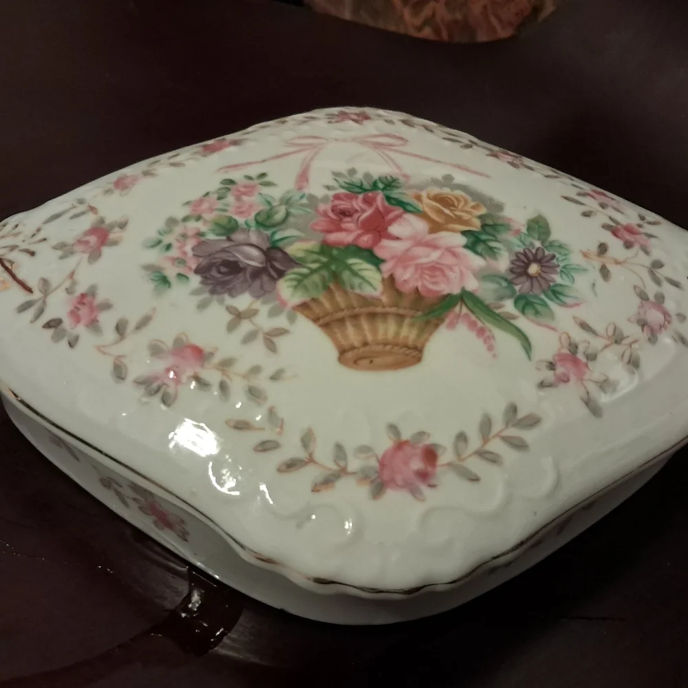 Vintage 50s Floral Trinket Box